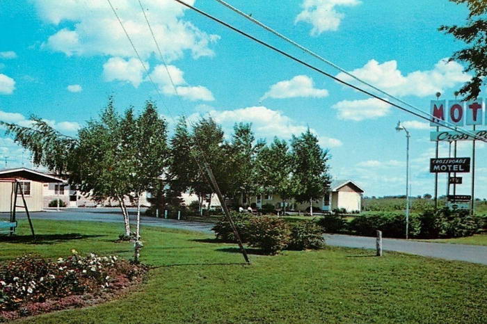 Clare Michigancrossroads Motel